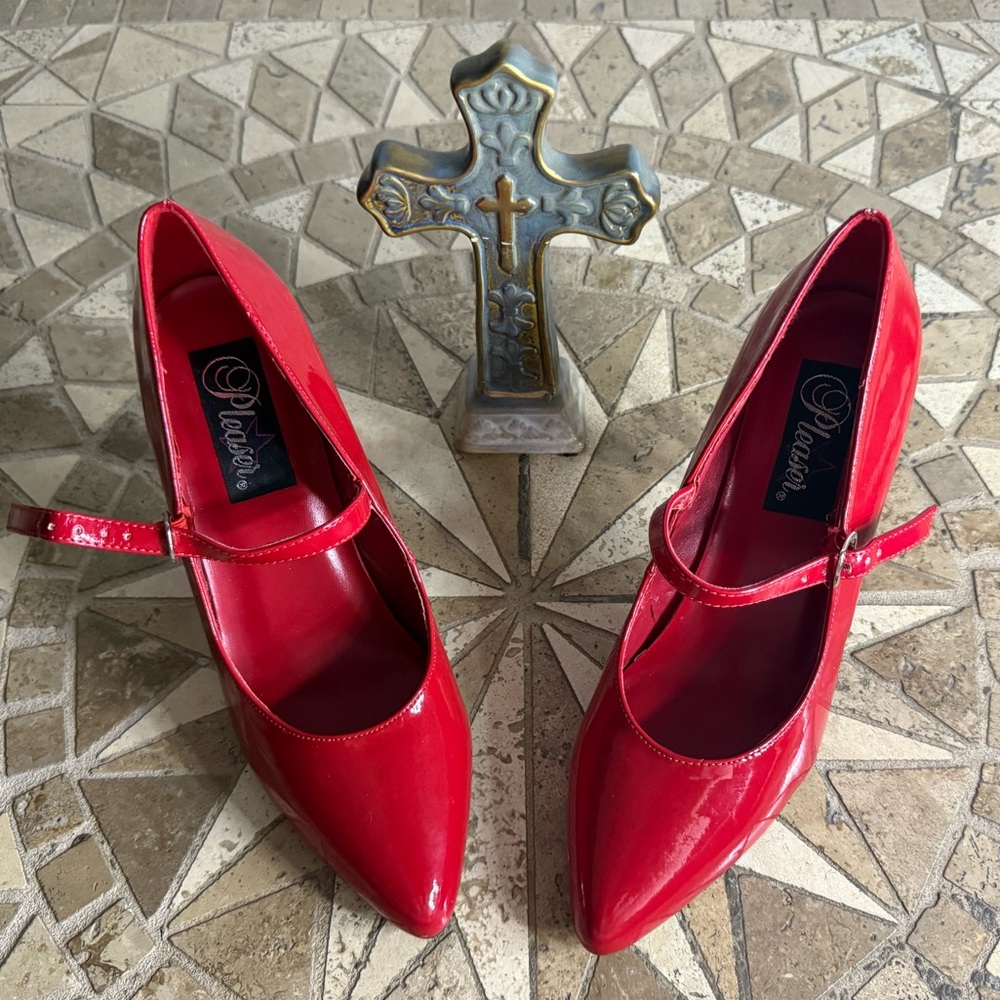 DEADSTOCK Pleasers Ruby Red Pointed Toe Mary Jane Pumps